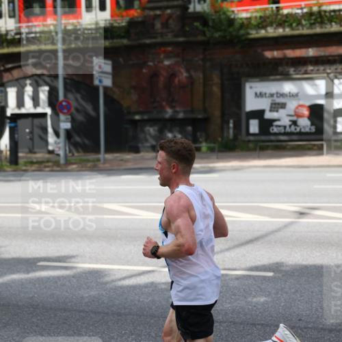 29.06.2025 - hella hamburg halbmarathon Yannick Fuchs http://msf.ph/oto/8155280 29.06.2025 10:15:07 20KM 2659, 4524, 13016, 14188, 19108 meine-sportfotos.de