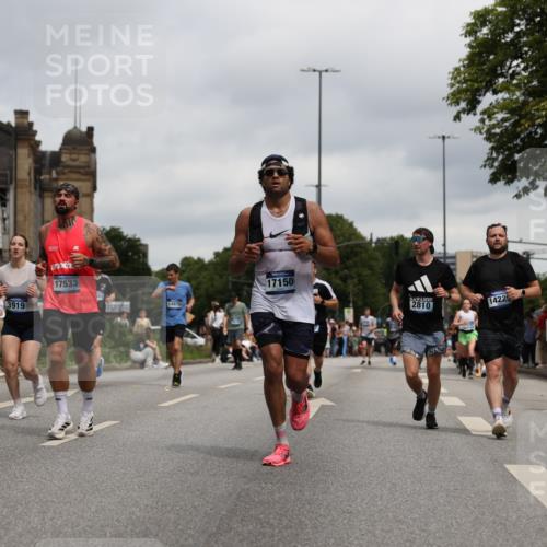 29.06.2025 - hella hamburg halbmarathon Yannick Fuchs http://msf.ph/oto/8155281 29.06.2025 10:58:12 20KM 1254, 1334, 2810, 3919, 4542, 6100, 7042, 7907, 8171, 8810, 8890, 9680, 9816, 10694, 11960, 12479, 12646, 13503, 13542, 13901, 14225, 14822, 14970, 15093, 15698, 15797, 16594, 16753, 17112, 17150, 17533, 17685, 17686, 18321, 18395, 18581, 18739, 19240 meine-sportfotos.de