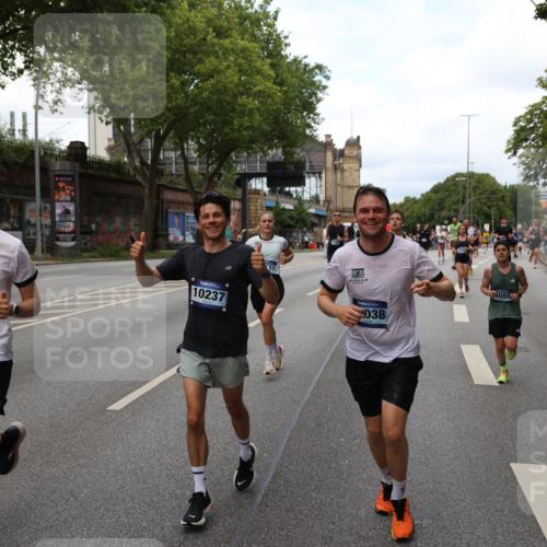29.06.2025 - hella hamburg halbmarathon Yannick Fuchs http://msf.ph/oto/8155290 29.06.2025 10:38:01 20KM 3109, 3116, 3124, 3146, 3437, 3697, 3928, 4080, 5506, 5692, 6495, 7093, 7185, 7451, 8664, 9043, 9114, 9931, 10237, 10246, 10493, 11153, 11648, 11778, 11848, 12327, 12438, 12623, 12657, 12776, 13348, 13897, 14690, 15383, 15932, 16105, 16338, 16648, 16720, 16997, 17391, 17403, 17516, 18678, 18775, 19038, 19051, 19090 meine-sportfotos.de