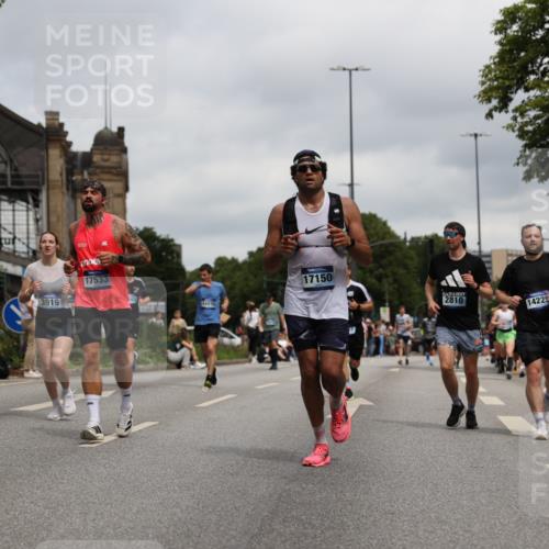 29.06.2025 - hella hamburg halbmarathon Yannick Fuchs http://msf.ph/oto/8155291 29.06.2025 10:58:12 20KM 1254, 1334, 2810, 3919, 4542, 6100, 7042, 7907, 8171, 8810, 8890, 9680, 9816, 10694, 11960, 12479, 12646, 13503, 13542, 13901, 14225, 14822, 14970, 15093, 15698, 15797, 16594, 16753, 17112, 17150, 17533, 17685, 17686, 18321, 18395, 18581, 18739, 19240 meine-sportfotos.de