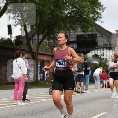 29.06.2025 - hella hamburg halbmarathon Yannick Fuchs http://msf.ph/oto/8155305 29.06.2025 10:58:12 20KM 1254, 1334, 2810, 3919, 4542, 6100, 7042, 7907, 8171, 8810, 8890, 9680, 9816, 10694, 11960, 12479, 12646, 13503, 13542, 13901, 14225, 14822, 14970, 15093, 15698, 15797, 16594, 16753, 17112, 17150, 17533, 17685, 17686, 18321, 18395, 18581, 18739, 19240 meine-sportfotos.de