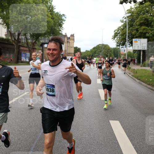 29.06.2025 - hella hamburg halbmarathon Yannick Fuchs http://msf.ph/oto/8155315 29.06.2025 10:38:02 20KM 3109, 3116, 3124, 3146, 3437, 3697, 3928, 4080, 5506, 5692, 6495, 7093, 7185, 7451, 8664, 9043, 9114, 9931, 10237, 10246, 10493, 11153, 11648, 11778, 11848, 12327, 12438, 12623, 12657, 12776, 13348, 13897, 14690, 15383, 15932, 16105, 16648, 16720, 16997, 17391, 17403, 17516, 18678, 18775, 19038, 19051, 19090 meine-sportfotos.de