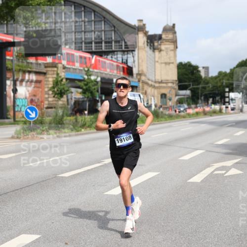 29.06.2025 - hella hamburg halbmarathon Yannick Fuchs http://msf.ph/oto/8155324 29.06.2025 10:15:12 20KM 14188, 19108 meine-sportfotos.de