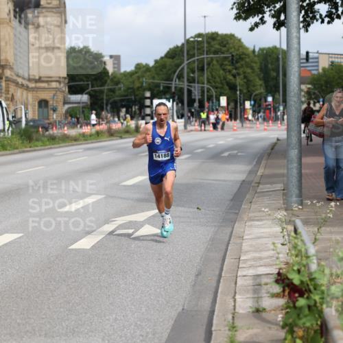 29.06.2025 - hella hamburg halbmarathon Yannick Fuchs http://msf.ph/oto/8155356 29.06.2025 10:15:21 20KM 9255, 14188, 18848 meine-sportfotos.de