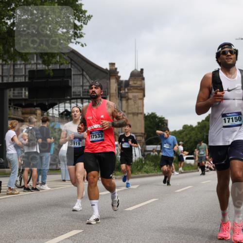 29.06.2025 - hella hamburg halbmarathon Yannick Fuchs http://msf.ph/oto/8155357 29.06.2025 10:58:13 20KM 1334, 2810, 3919, 4542, 6100, 7042, 7907, 8171, 8810, 8890, 9680, 9816, 10694, 11960, 12479, 12646, 13503, 13542, 13901, 14225, 14822, 14970, 15698, 15797, 16594, 16753, 17112, 17150, 17533, 17685, 17686, 18321, 18395, 18581, 18739, 19240 meine-sportfotos.de