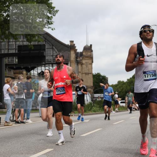 29.06.2025 - hella hamburg halbmarathon Yannick Fuchs http://msf.ph/oto/8155366 29.06.2025 10:58:13 20KM 1334, 2810, 3919, 4542, 6100, 7042, 7907, 8171, 8810, 8890, 9680, 9816, 10694, 11960, 12479, 12646, 13503, 13542, 13901, 14225, 14822, 14970, 15698, 15797, 16594, 16753, 17112, 17150, 17533, 17685, 17686, 18321, 18395, 18581, 18739, 19240 meine-sportfotos.de