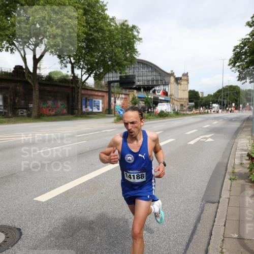 29.06.2025 - hella hamburg halbmarathon Yannick Fuchs http://msf.ph/oto/8155382 29.06.2025 10:15:23 20KM 9255, 14188, 18848 meine-sportfotos.de