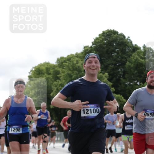 29.06.2025 - hella hamburg halbmarathon Jannik Wohlers http://msf.ph/oto/8155393 29.06.2025 10:16:47 Lombardsbrücke 1083, 1137, 1298, 1331, 1348, 1356, 1477, 1553, 2225, 2908, 3210, 3464, 3466, 3622, 5023, 5390, 5929, 5930, 5995, 6126, 6128, 6522, 7257, 7345, 7376, 7445, 7647, 7945, 8253, 8263, 8558, 8983, 9152, 9259, 9647, 10165, 10377, 10460, 10592, 10735, 11102, 12042, 12043, 12100, 12166, 13605, 14199, 14597, 14950, 15140, 15293, 15465, 16447, 16704, 16817, 17010, 17058, 17661, 17741, 17984, 18108, 18344, 18571 meine-sportfotos.de