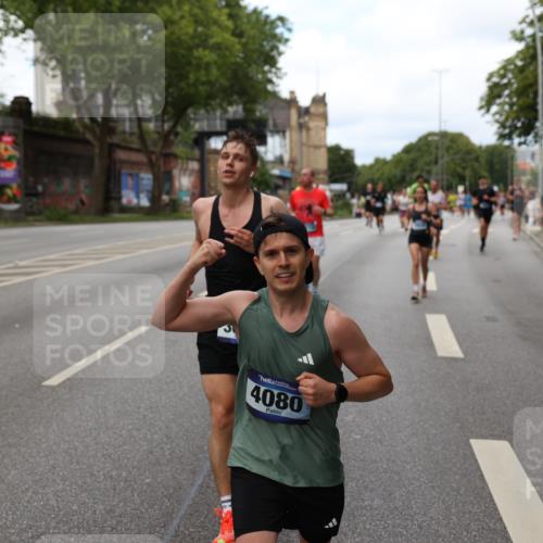 29.06.2025 - hella hamburg halbmarathon Yannick Fuchs http://msf.ph/oto/8155430 29.06.2025 10:38:03 20KM 3109, 3116, 3124, 3146, 3437, 3697, 3928, 4080, 5506, 5692, 6495, 7093, 7185, 7451, 8664, 8900, 9043, 9114, 9931, 10237, 10246, 10493, 11153, 11648, 11778, 11848, 12327, 12438, 12623, 12657, 12776, 13348, 13897, 14690, 15383, 15932, 16105, 16648, 16720, 16997, 17391, 17403, 17516, 18678, 18775, 19038, 19051, 19090 meine-sportfotos.de