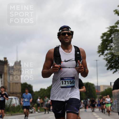 29.06.2025 - hella hamburg halbmarathon Yannick Fuchs http://msf.ph/oto/8155437 29.06.2025 10:58:14 20KM 1334, 2810, 3919, 4542, 6100, 7042, 7907, 8171, 8810, 8890, 9680, 9816, 10694, 11960, 12479, 12646, 13503, 13542, 13901, 14225, 14822, 14970, 15698, 15797, 16594, 16753, 17112, 17150, 17533, 17685, 17686, 18321, 18395, 18581, 18739, 19240 meine-sportfotos.de