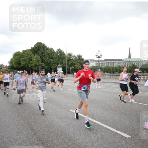 29.06.2025 - hella hamburg halbmarathon Jannik Wohlers http://msf.ph/oto/8155441 29.06.2025 10:53:42 Lombardsbrücke 1017, 1263, 1744, 1779, 1789, 2372, 2600, 2761, 2854, 3079, 3187, 3188, 3249, 3465, 3467, 3557, 4323, 4685, 4838, 5514, 5804, 5817, 5898, 5964, 6192, 6468, 6583, 6987, 6988, 7874, 8867, 8924, 9138, 9203, 9503, 10207, 11390, 11472, 11769, 11785, 11830, 12283, 12429, 12611, 12898, 13034, 13350, 13368, 13850, 14171, 14177, 14386, 14416, 14596, 14665, 14904, 15318, 15791, 16117, 16628, 16691, 16839, 16888, 16930, 17487, 17622, 18093, 18348, 18365, 18431, 18904, 19019 meine-sportfotos.de