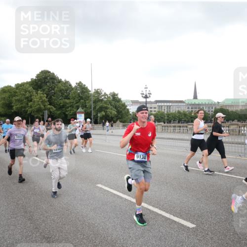 29.06.2025 - hella hamburg halbmarathon Jannik Wohlers http://msf.ph/oto/8155469 29.06.2025 10:53:43 Lombardsbrücke 1017, 1263, 1744, 1762, 1779, 1789, 2372, 2600, 2761, 2854, 3079, 3187, 3188, 3249, 3465, 3467, 3557, 4323, 4685, 4838, 5514, 5804, 5817, 5898, 6192, 6468, 6583, 6987, 6988, 7498, 7874, 7946, 8867, 9138, 9203, 10207, 11472, 11769, 11785, 11830, 12283, 12429, 12611, 12898, 12923, 13034, 13350, 13368, 13850, 14171, 14177, 14386, 14416, 14596, 14904, 15318, 15791, 16117, 16628, 16691, 16839, 16888, 16930, 17487, 17622, 18093, 18348, 18365, 18431, 18904, 19019 meine-sportfotos.de