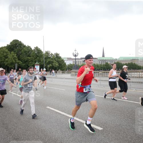 29.06.2025 - hella hamburg halbmarathon Jannik Wohlers http://msf.ph/oto/8155497 29.06.2025 10:53:43 Lombardsbrücke 1017, 1263, 1744, 1762, 1779, 1789, 2372, 2600, 2761, 2854, 3079, 3187, 3188, 3249, 3465, 3467, 3557, 4323, 4685, 4838, 5514, 5804, 5817, 5898, 6192, 6468, 6583, 6987, 6988, 7498, 7874, 7946, 8867, 9138, 9203, 10207, 11472, 11769, 11785, 11830, 12283, 12429, 12611, 12898, 12923, 13034, 13350, 13368, 13850, 14171, 14177, 14386, 14416, 14596, 14904, 15318, 15791, 16117, 16628, 16691, 16839, 16888, 16930, 17487, 17622, 18093, 18348, 18365, 18431, 18904, 19019 meine-sportfotos.de