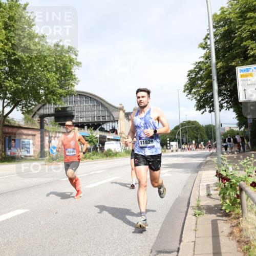 29.06.2025 - hella hamburg halbmarathon Yannick Fuchs http://msf.ph/oto/8155504 29.06.2025 10:15:50 20KM 54, 11829, 12678, 14302, 16245 meine-sportfotos.de