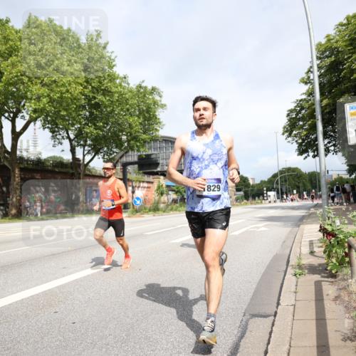 29.06.2025 - hella hamburg halbmarathon Yannick Fuchs http://msf.ph/oto/8155518 29.06.2025 10:15:50 20KM 54, 11829, 12678, 14302, 16245 meine-sportfotos.de