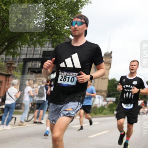 29.06.2025 - hella hamburg halbmarathon Yannick Fuchs http://msf.ph/oto/8155525 29.06.2025 10:58:15 20KM 2810, 3919, 4542, 6100, 7042, 7907, 8171, 8810, 8890, 9680, 9816, 10694, 11960, 12479, 12646, 13503, 13542, 13901, 14225, 14822, 14970, 15698, 15797, 16594, 16753, 17112, 17150, 17533, 17685, 17686, 18321, 18395, 18581, 18739, 19240 meine-sportfotos.de