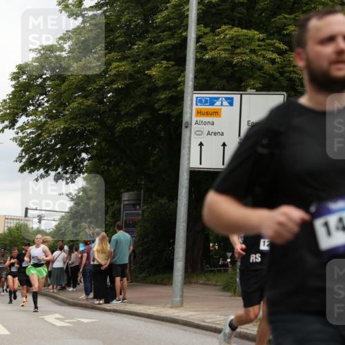 29.06.2025 - hella hamburg halbmarathon Yannick Fuchs http://msf.ph/oto/8155527 29.06.2025 10:58:15 20KM 2810, 3919, 4542, 6100, 7042, 7907, 8171, 8810, 8890, 9680, 9816, 10694, 11960, 12479, 12646, 13503, 13542, 13901, 14225, 14822, 14970, 15698, 15797, 16594, 16753, 17112, 17150, 17533, 17685, 17686, 18321, 18395, 18581, 18739, 19240 meine-sportfotos.de