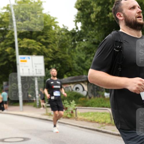 29.06.2025 - hella hamburg halbmarathon Yannick Fuchs http://msf.ph/oto/8155571 29.06.2025 10:58:16 20KM 2810, 3919, 4542, 6100, 7042, 7907, 8171, 8810, 8890, 9254, 9680, 9816, 10694, 11960, 12479, 12646, 13503, 13542, 13901, 14225, 14822, 14970, 15698, 15797, 16594, 16753, 17112, 17150, 17533, 18321, 18395, 18739, 19240 meine-sportfotos.de