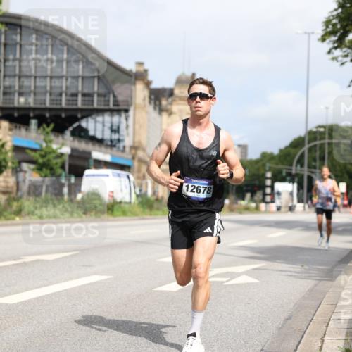 29.06.2025 - hella hamburg halbmarathon Yannick Fuchs http://msf.ph/oto/8155591 29.06.2025 10:16:00 20KM 12373, 12678, 14302, 14360, 15526 meine-sportfotos.de