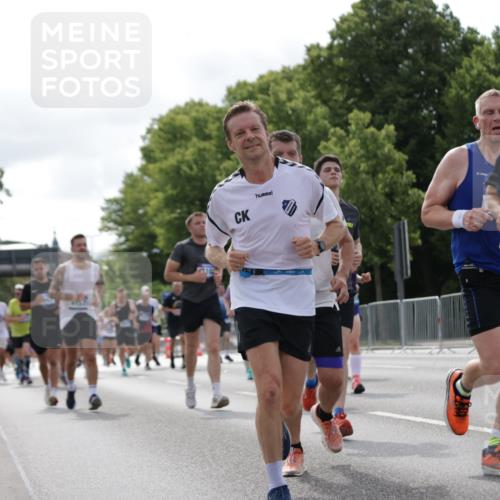 29.06.2025 - hella hamburg halbmarathon Jannik Wohlers http://msf.ph/oto/8155597 29.06.2025 10:16:51 Lombardsbrücke 1083, 1137, 1298, 1348, 1356, 1477, 2860, 2908, 3210, 3464, 3466, 3802, 3803, 5023, 5390, 5929, 5930, 5995, 6126, 6128, 6520, 6522, 7410, 7445, 7647, 7945, 8210, 8253, 8309, 8433, 8558, 8983, 9152, 9259, 9647, 10377, 10460, 10592, 11102, 12042, 12100, 12166, 13605, 14199, 14208, 14950, 15140, 15293, 15465, 16704, 16817, 17010, 17058, 17661, 17741, 17927, 17984, 18039, 18060, 18108, 18344, 18526, 18571 meine-sportfotos.de