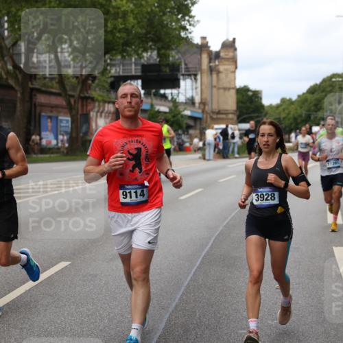 29.06.2025 - hella hamburg halbmarathon Yannick Fuchs http://msf.ph/oto/8155598 29.06.2025 10:38:05 20KM 3109, 3116, 3124, 3146, 3437, 3697, 3928, 5506, 5692, 6495, 7093, 7185, 7451, 8218, 8664, 8900, 9043, 9114, 9931, 10246, 10493, 11153, 11648, 11778, 11848, 12327, 12438, 12623, 12657, 13348, 13897, 14690, 14861, 15383, 15932, 16105, 16648, 16720, 16997, 17376, 17391, 17403, 17516, 17912, 18678, 18775, 18942, 19090 meine-sportfotos.de
