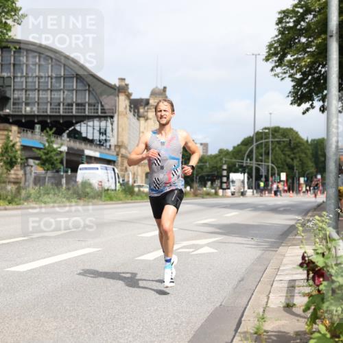 29.06.2025 - hella hamburg halbmarathon Yannick Fuchs http://msf.ph/oto/8155640 29.06.2025 10:16:04 20KM 11210, 12373, 12678, 14302, 14360, 15526, 19075 meine-sportfotos.de