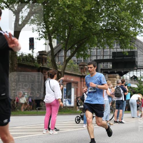 29.06.2025 - hella hamburg halbmarathon Yannick Fuchs http://msf.ph/oto/8155641 29.06.2025 10:58:17 20KM 2810, 3919, 4542, 6100, 7042, 7474, 7907, 8171, 8810, 8890, 9254, 9680, 9816, 10694, 11960, 12479, 12646, 13503, 13542, 13901, 14225, 14822, 14970, 15698, 15797, 16594, 16753, 17112, 17150, 17533, 18321, 18395, 18440, 18739, 19240 meine-sportfotos.de
