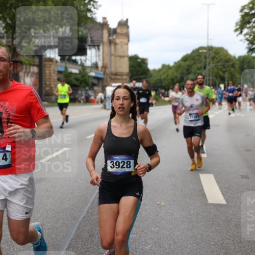 29.06.2025 - hella hamburg halbmarathon Yannick Fuchs http://msf.ph/oto/8155647 29.06.2025 10:38:05 20KM 3109, 3116, 3124, 3146, 3437, 3697, 3928, 5506, 5692, 6495, 7093, 7185, 7451, 8218, 8664, 8900, 9043, 9114, 9931, 10246, 10493, 11153, 11648, 11778, 11848, 12327, 12438, 12623, 12657, 13348, 13897, 14690, 14861, 15383, 15932, 16105, 16648, 16720, 16997, 17376, 17391, 17403, 17516, 17912, 18678, 18775, 18942, 19090 meine-sportfotos.de