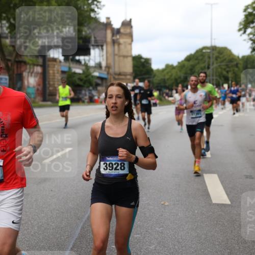 29.06.2025 - hella hamburg halbmarathon Yannick Fuchs http://msf.ph/oto/8155665 29.06.2025 10:38:05 20KM 3109, 3116, 3124, 3146, 3437, 3697, 3928, 5506, 5692, 6495, 7093, 7185, 7451, 8218, 8664, 8900, 9043, 9114, 9931, 10246, 10493, 11153, 11648, 11778, 11848, 12327, 12438, 12623, 12657, 13348, 13897, 14690, 14861, 15383, 15932, 16105, 16648, 16720, 16997, 17376, 17391, 17403, 17516, 17912, 18678, 18775, 18942, 19090 meine-sportfotos.de