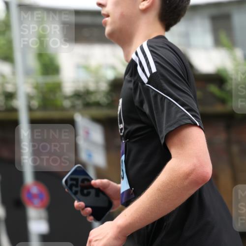 29.06.2025 - hella hamburg halbmarathon Yannick Fuchs http://msf.ph/oto/8155705 29.06.2025 10:58:18 20KM 2463, 2810, 3919, 4542, 6100, 7042, 7474, 7907, 8171, 8810, 8890, 9254, 9680, 9816, 10694, 11960, 12479, 12646, 13503, 13542, 13901, 14225, 14822, 14970, 15698, 15797, 16594, 16753, 17112, 17150, 17533, 18321, 18395, 18440, 18739, 19240 meine-sportfotos.de