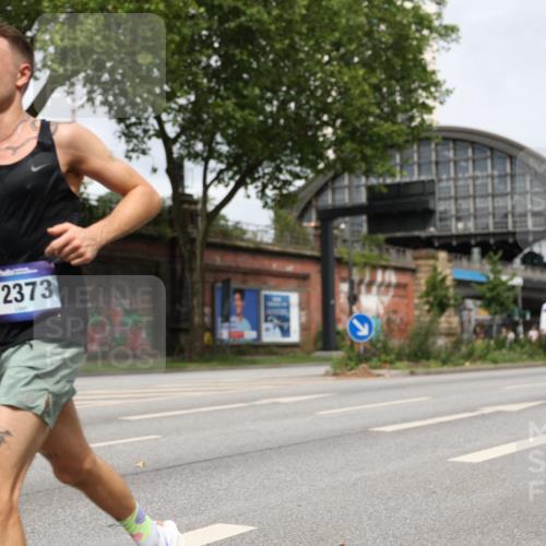 29.06.2025 - hella hamburg halbmarathon Yannick Fuchs http://msf.ph/oto/8155711 29.06.2025 10:16:17 20KM 6530, 11210, 12373, 14360, 14717, 14766, 14933, 15526, 16988, 17402, 19075 meine-sportfotos.de