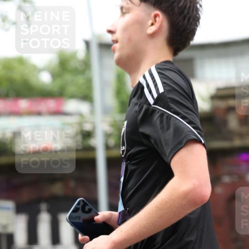 29.06.2025 - hella hamburg halbmarathon Yannick Fuchs http://msf.ph/oto/8155712 29.06.2025 10:58:18 20KM 2463, 2810, 3919, 4542, 6100, 7042, 7474, 7907, 8171, 8810, 8890, 9254, 9680, 9816, 10694, 11960, 12479, 12646, 13503, 13542, 13901, 14225, 14822, 14970, 15698, 15797, 16594, 16753, 17112, 17150, 17533, 18321, 18395, 18440, 18739, 19240 meine-sportfotos.de
