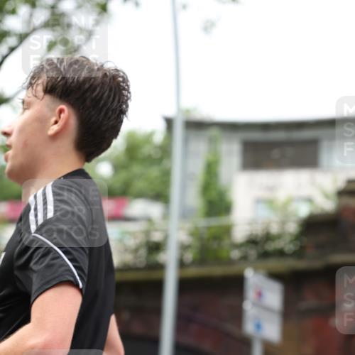29.06.2025 - hella hamburg halbmarathon Yannick Fuchs http://msf.ph/oto/8155728 29.06.2025 10:58:19 20KM 2463, 2810, 3919, 4542, 6100, 7042, 7474, 7907, 8171, 8810, 8890, 9254, 9680, 9816, 10694, 11960, 12479, 12646, 13503, 13542, 13901, 14225, 14822, 14970, 15698, 15797, 16594, 16753, 17150, 17533, 18321, 18440, 18739, 19240 meine-sportfotos.de