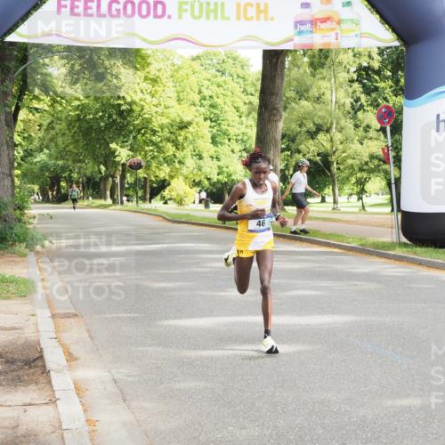 29.06.2025 - hella hamburg halbmarathon MichiJ http://msf.ph/oto/8155738 29.06.2025 10:02:38 Zwischen KM18-KM19 46 meine-sportfotos.de