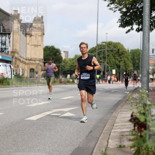 29.06.2025 - hella hamburg halbmarathon Yannick Fuchs http://msf.ph/oto/8155768 29.06.2025 10:16:21 20KM 6530, 11210, 12373, 14360, 14717, 14766, 14933, 15526, 16988, 17402, 19075 meine-sportfotos.de