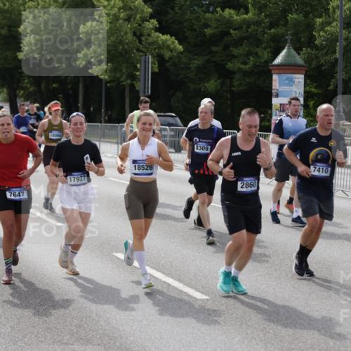 29.06.2025 - hella hamburg halbmarathon Jannik Wohlers http://msf.ph/oto/8155772 29.06.2025 10:16:57 Lombardsbrücke 1083, 1356, 1477, 2305, 2860, 3464, 3466, 3802, 3803, 4194, 4852, 5023, 5390, 5930, 6126, 6128, 6520, 6522, 7011, 7291, 7410, 7445, 7566, 7647, 7844, 7945, 8210, 8253, 8309, 8351, 8433, 8558, 8895, 9152, 9259, 10377, 10460, 10592, 11102, 12042, 12100, 12166, 14199, 14208, 14209, 14648, 14950, 15293, 15465, 16555, 16817, 17058, 17628, 17717, 17927, 17984, 18039, 18060, 18108, 18344, 18469, 18526, 18571 meine-sportfotos.de