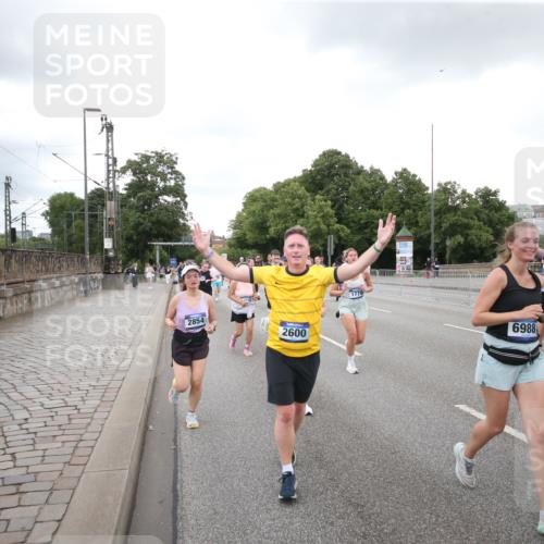 29.06.2025 - hella hamburg halbmarathon Jannik Wohlers http://msf.ph/oto/8155814 29.06.2025 10:53:48 Lombardsbrücke 1263, 1762, 1779, 1822, 2600, 2761, 3187, 3188, 3249, 3364, 3465, 3467, 4323, 4685, 4838, 5157, 5309, 5514, 5804, 5817, 5898, 6468, 6583, 6987, 6988, 7498, 7670, 7874, 7946, 8867, 9138, 9203, 10207, 11354, 11769, 11785, 11830, 12429, 12898, 12923, 13034, 13368, 13850, 14171, 14177, 14386, 14416, 14655, 14904, 15318, 15791, 16117, 16628, 16691, 16839, 16888, 16930, 17487, 17622, 18093, 18431, 18904, 19019 meine-sportfotos.de