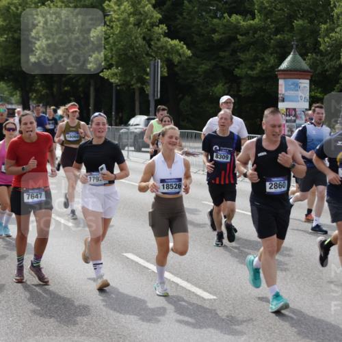 29.06.2025 - hella hamburg halbmarathon Jannik Wohlers http://msf.ph/oto/8155826 29.06.2025 10:16:57 Lombardsbrücke 1083, 1356, 1477, 2305, 2860, 3464, 3466, 3802, 3803, 4194, 4852, 5023, 5390, 5930, 6126, 6128, 6520, 6522, 7011, 7291, 7410, 7445, 7566, 7647, 7844, 7945, 8210, 8253, 8309, 8351, 8433, 8558, 8895, 9152, 9259, 10377, 10460, 10592, 11102, 12042, 12100, 12166, 14199, 14208, 14209, 14648, 14950, 15293, 15465, 16555, 16817, 17058, 17628, 17717, 17927, 17984, 18039, 18060, 18108, 18344, 18469, 18526, 18571 meine-sportfotos.de