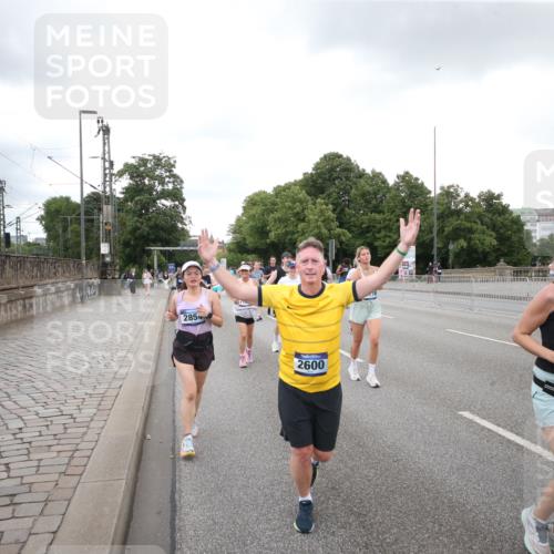 29.06.2025 - hella hamburg halbmarathon Jannik Wohlers http://msf.ph/oto/8155829 29.06.2025 10:53:48 Lombardsbrücke 1263, 1762, 1779, 1822, 2600, 2761, 3187, 3188, 3249, 3364, 3465, 3467, 4323, 4685, 4838, 5157, 5309, 5514, 5804, 5817, 5898, 6468, 6583, 6987, 6988, 7498, 7670, 7874, 7946, 8867, 9138, 9203, 10207, 11354, 11769, 11785, 11830, 12429, 12898, 12923, 13034, 13368, 13850, 14171, 14177, 14386, 14416, 14655, 14904, 15318, 15791, 16117, 16628, 16691, 16839, 16888, 16930, 17487, 17622, 18093, 18431, 18904, 19019 meine-sportfotos.de
