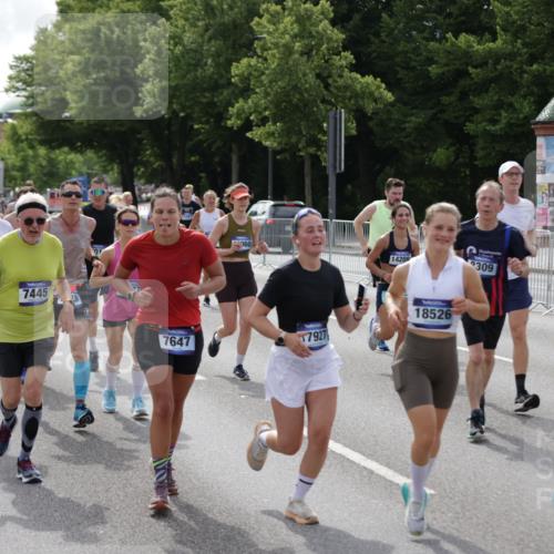 29.06.2025 - hella hamburg halbmarathon Jannik Wohlers http://msf.ph/oto/8155847 29.06.2025 10:16:58 Lombardsbrücke 1083, 1356, 1477, 2305, 2860, 3464, 3466, 3802, 3803, 4194, 4852, 5023, 5390, 6126, 6128, 6520, 6522, 7011, 7291, 7410, 7445, 7566, 7647, 7844, 7945, 8210, 8253, 8309, 8351, 8433, 8558, 8895, 9152, 9259, 10377, 10460, 10592, 11102, 12042, 12100, 12166, 14199, 14208, 14209, 14648, 14877, 14950, 15293, 15465, 16024, 16555, 16817, 17058, 17628, 17717, 17927, 18039, 18060, 18108, 18344, 18469, 18526, 18564 meine-sportfotos.de