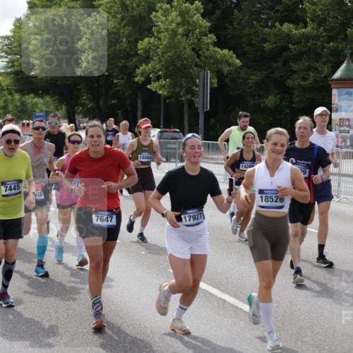 29.06.2025 - hella hamburg halbmarathon Jannik Wohlers http://msf.ph/oto/8155850 29.06.2025 10:16:58 Lombardsbrücke 1083, 1356, 1477, 2305, 2860, 3464, 3466, 3802, 3803, 4194, 4852, 5023, 5390, 6126, 6128, 6520, 6522, 7011, 7291, 7410, 7445, 7566, 7647, 7844, 7945, 8210, 8253, 8309, 8351, 8433, 8558, 8895, 9152, 9259, 10377, 10460, 10592, 11102, 12042, 12100, 12166, 14199, 14208, 14209, 14648, 14877, 14950, 15293, 15465, 16024, 16555, 16817, 17058, 17628, 17717, 17927, 18039, 18060, 18108, 18344, 18469, 18526, 18564 meine-sportfotos.de