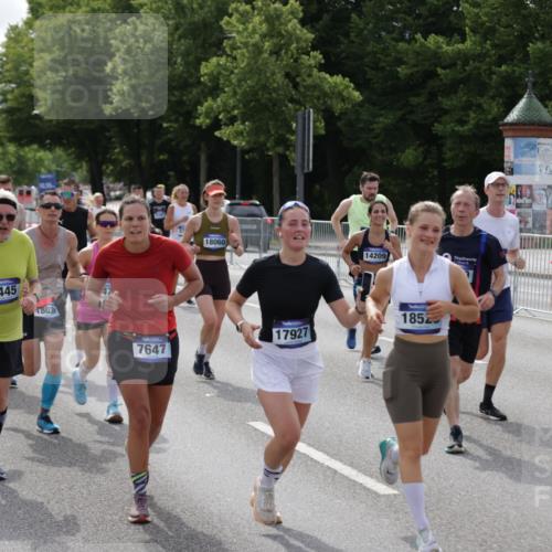 29.06.2025 - hella hamburg halbmarathon Jannik Wohlers http://msf.ph/oto/8155861 29.06.2025 10:16:58 Lombardsbrücke 1083, 1356, 1477, 2305, 2860, 3464, 3466, 3802, 3803, 4194, 4852, 5023, 5390, 6126, 6128, 6520, 6522, 7011, 7291, 7410, 7445, 7566, 7647, 7844, 7945, 8210, 8253, 8309, 8351, 8433, 8558, 8895, 9152, 9259, 10377, 10460, 10592, 11102, 12042, 12100, 12166, 14199, 14208, 14209, 14648, 14877, 14950, 15293, 15465, 16024, 16555, 16817, 17058, 17628, 17717, 17927, 18039, 18060, 18108, 18344, 18469, 18526, 18564 meine-sportfotos.de