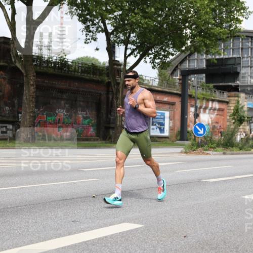 29.06.2025 - hella hamburg halbmarathon Yannick Fuchs http://msf.ph/oto/8155866 29.06.2025 10:16:24 20KM 6530, 11210, 14360, 14717, 14766, 14933, 16120, 16988, 17402, 19075 meine-sportfotos.de
