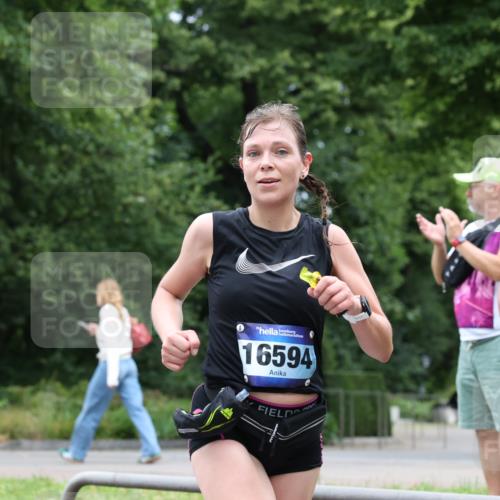 29.06.2025 - hella hamburg halbmarathon Yannick Fuchs http://msf.ph/oto/8155868 29.06.2025 10:58:24 20KM 2298, 2463, 2810, 3919, 4542, 6100, 7474, 8171, 8810, 8890, 9254, 9680, 9816, 10694, 11960, 12426, 12479, 12646, 13503, 13901, 14225, 14822, 14970, 15698, 15797, 16455, 16594, 16753, 17533, 18321, 18440, 18739, 19240 meine-sportfotos.de