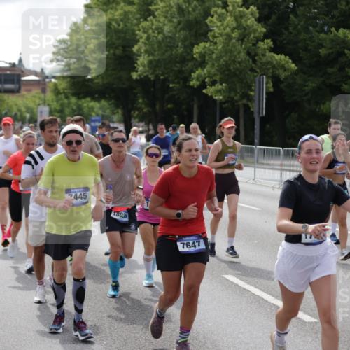 29.06.2025 - hella hamburg halbmarathon Jannik Wohlers http://msf.ph/oto/8155886 29.06.2025 10:16:58 Lombardsbrücke 1083, 1356, 1477, 2305, 2860, 3464, 3466, 3802, 3803, 4194, 4852, 5023, 5390, 6126, 6128, 6520, 6522, 7011, 7291, 7410, 7445, 7566, 7647, 7844, 7945, 8210, 8253, 8309, 8351, 8433, 8558, 8895, 9152, 9259, 10377, 10460, 10592, 11102, 12042, 12100, 12166, 14199, 14208, 14209, 14648, 14877, 14950, 15293, 15465, 16024, 16555, 16817, 17058, 17628, 17717, 17927, 18039, 18060, 18108, 18344, 18469, 18526, 18564 meine-sportfotos.de