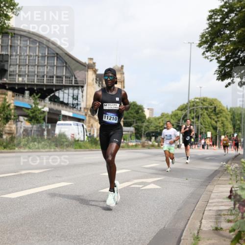 29.06.2025 - hella hamburg halbmarathon Yannick Fuchs http://msf.ph/oto/8155909 29.06.2025 10:16:29 20KM 6530, 11210, 14717, 14766, 14933, 16120, 16988, 17402, 19075 meine-sportfotos.de