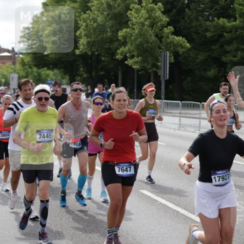 29.06.2025 - hella hamburg halbmarathon Jannik Wohlers http://msf.ph/oto/8155919 29.06.2025 10:16:59 Lombardsbrücke 1083, 1477, 2305, 2860, 3464, 3466, 3802, 3803, 4194, 4852, 5023, 6126, 6128, 6520, 6522, 7011, 7291, 7410, 7445, 7566, 7647, 7844, 7945, 8210, 8253, 8309, 8351, 8433, 8895, 9152, 9259, 10377, 10460, 10592, 10620, 11102, 12042, 12166, 12668, 14199, 14208, 14209, 14648, 14877, 14950, 15293, 15465, 16024, 16555, 16817, 17058, 17628, 17717, 17927, 18039, 18060, 18108, 18344, 18469, 18526, 18564 meine-sportfotos.de