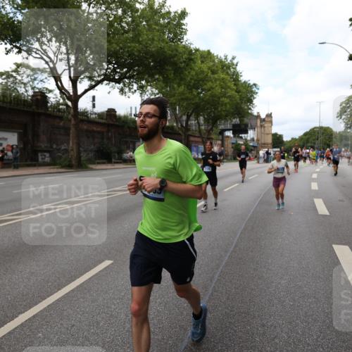 29.06.2025 - hella hamburg halbmarathon Yannick Fuchs http://msf.ph/oto/8155957 29.06.2025 10:38:09 20KM 3109, 3116, 3124, 3146, 3437, 5506, 5692, 6495, 6705, 6991, 7093, 7185, 7451, 8145, 8218, 8664, 8900, 9043, 9081, 9931, 10246, 10493, 11153, 11648, 11778, 11848, 12327, 12438, 12623, 12657, 13348, 13897, 14690, 14861, 15383, 15932, 16105, 16301, 16547, 16549, 16648, 16720, 17376, 17391, 17403, 17516, 17912, 18678, 18775, 18942, 19090 meine-sportfotos.de