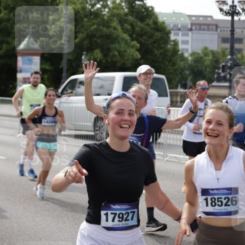 29.06.2025 - hella hamburg halbmarathon Jannik Wohlers http://msf.ph/oto/8155983 29.06.2025 10:16:59 Lombardsbrücke 1083, 1477, 2305, 2860, 3464, 3466, 3802, 3803, 4194, 4852, 5023, 6126, 6128, 6520, 6522, 7011, 7291, 7410, 7445, 7566, 7647, 7844, 7945, 8210, 8253, 8309, 8351, 8433, 8895, 9152, 9259, 10377, 10460, 10592, 10620, 11102, 12042, 12166, 12668, 14199, 14208, 14209, 14648, 14877, 14950, 15293, 15465, 16024, 16555, 16817, 17058, 17628, 17717, 17927, 18039, 18060, 18108, 18344, 18469, 18526, 18564 meine-sportfotos.de