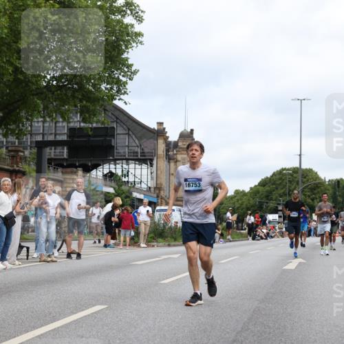 29.06.2025 - hella hamburg halbmarathon Yannick Fuchs http://msf.ph/oto/8156005 29.06.2025 10:58:27 20KM 2298, 2463, 3919, 4542, 6100, 7081, 7474, 8171, 8810, 8890, 9254, 9680, 9816, 10694, 11960, 12426, 12479, 12646, 12843, 13901, 14822, 14970, 15698, 15797, 16455, 16594, 16753, 18321, 18440, 18520, 18739, 19240 meine-sportfotos.de